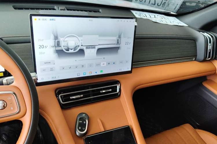 Used JETOUR Shanhai L7 Plus 2025 Model 121km Comfort 5-seater Audio And AC Panel