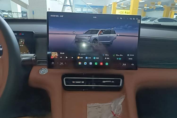 Used JETOUR Shanhai L7 Plus 2025 Model 121km Comfort 5-seater Audio And AC Panel
