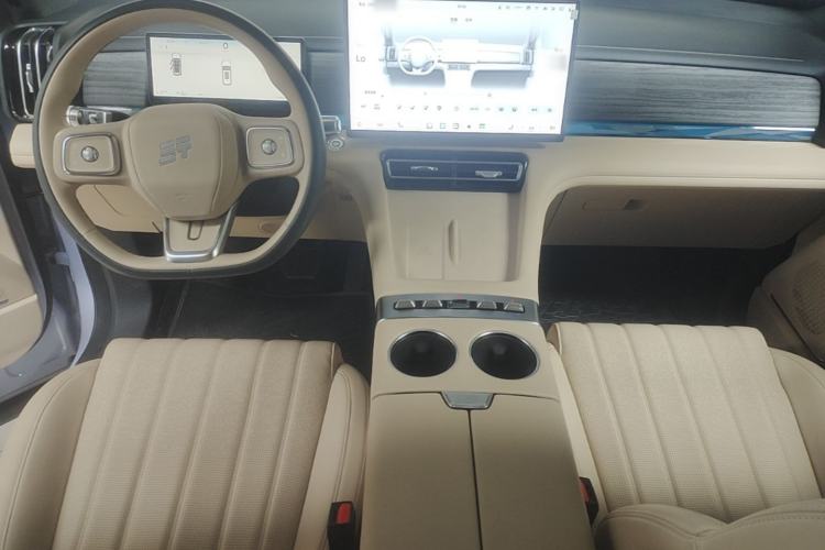 Used JETOUR Shanhai L7 Plus 2025 Model 220km Flagship 7-seater Center Console