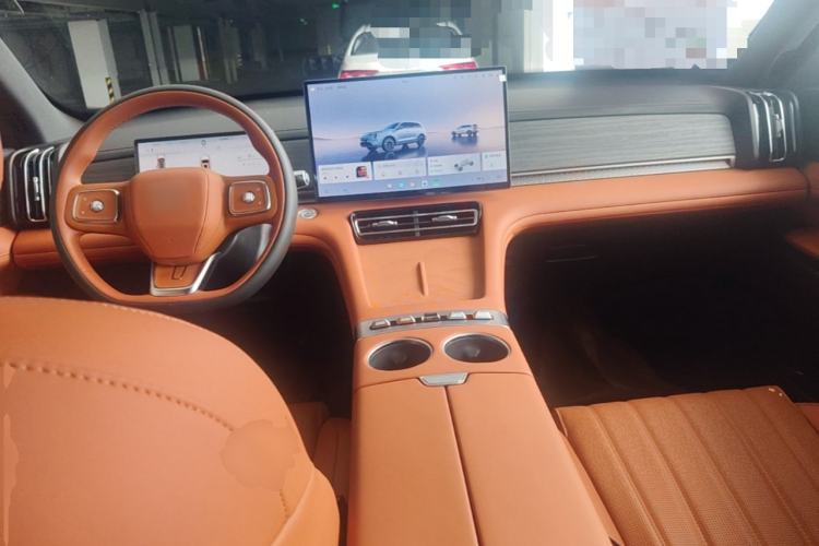 Used JETOUR Shanhai L7 Plus 2025 Model 121km Comfort 5-seater Center Console