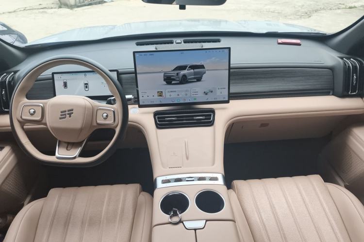 Used JETOUR Shanhai L7 Plus 2025 Model 220km Elite Edition, 7 Seats Center Console