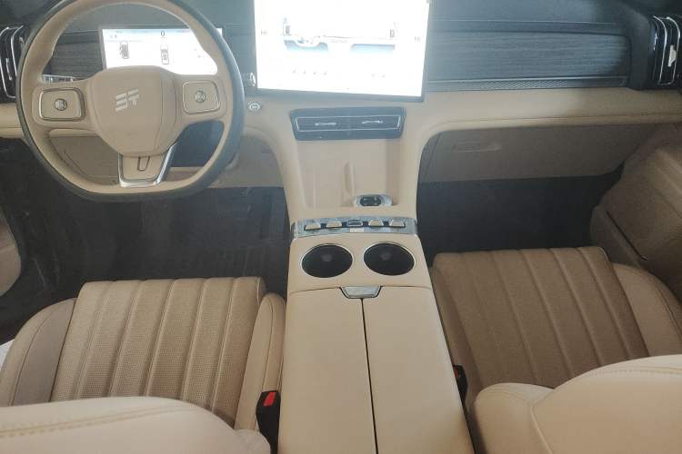Used JETOUR Shanhai L7 Plus 2025 Model 220km Flagship 7-seater Center Console
