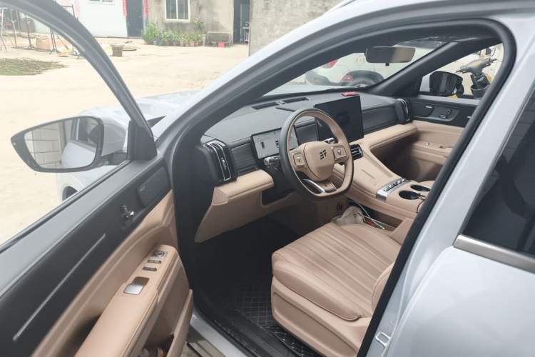 Used JETOUR Shanhai L7 Plus 2025 Model 220km Elite Edition, 7 Seats Driver Seat