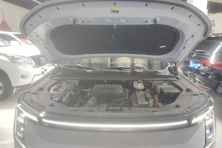 Used JETOUR Shanhai L7 Plus 2025 Model 220km Flagship 7-seater Engine Bay