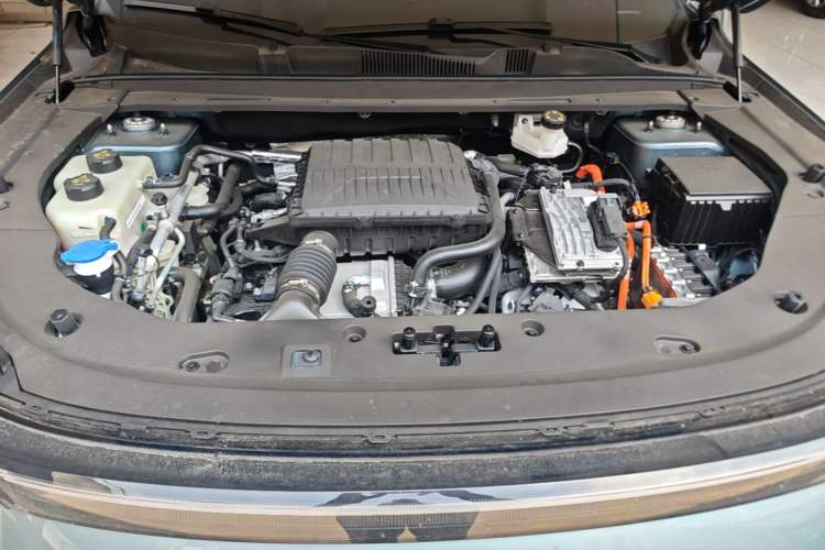 Used JETOUR Shanhai L7 Plus 2025 Model 220km Flagship 7-seater Engine Bay