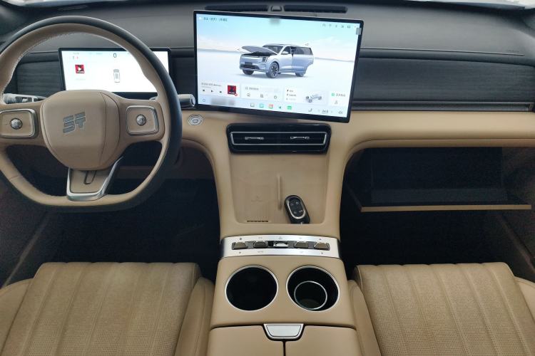 Used JETOUR Shanhai L7 Plus 2025 Model 220km Flagship 7-seater Interior 3
