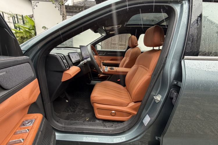 Used JETOUR Shanhai L7 Plus 2025 Model 220km Flagship 7-seater Interior 3