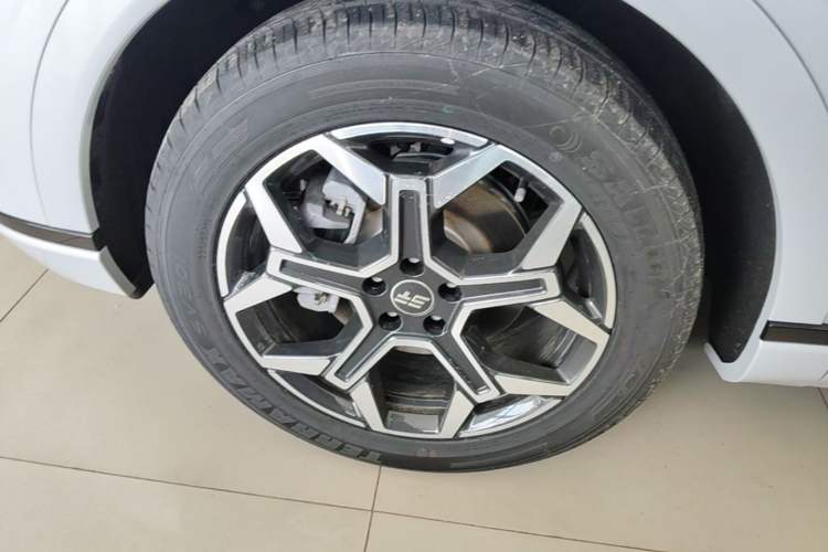Used JETOUR Shanhai L7 Plus 2025 Model 121km Comfort 5-seater Left Front Wheel Hub