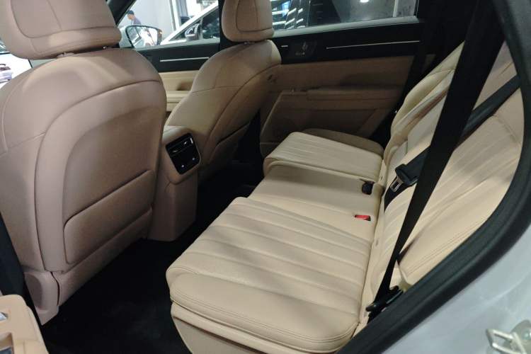 Used JETOUR Shanhai L7 Plus 2025 Model 220km Flagship 7-seater Left Rear Seat