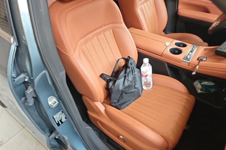 Used JETOUR Shanhai L7 Plus 2025 Model 220km Flagship 7-seater Right Front Seat