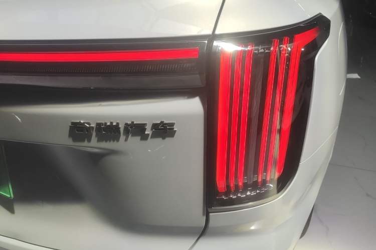 Used JETOUR Shanhai L7 Plus 2025 Model 220km Flagship 7-seater Right Rear Taillight