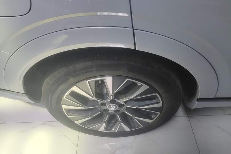 Used JETOUR Shanhai L7 Plus 2025 Model 220km Flagship 7-seater Right Rear Wheel Hub