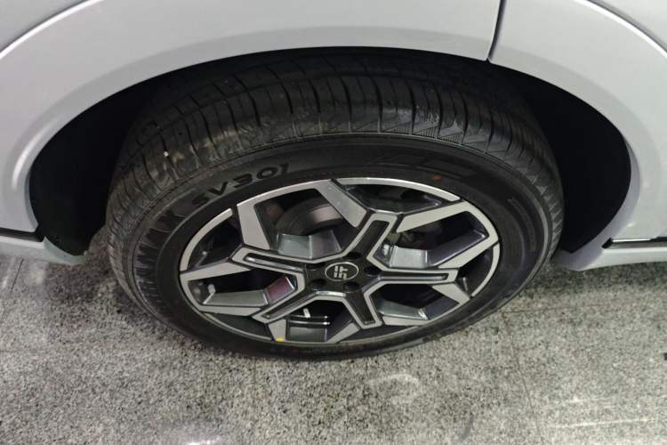 Used JETOUR Shanhai L7 Plus 2025 Model 220km Flagship 7-seater Right Rear Wheel Hub