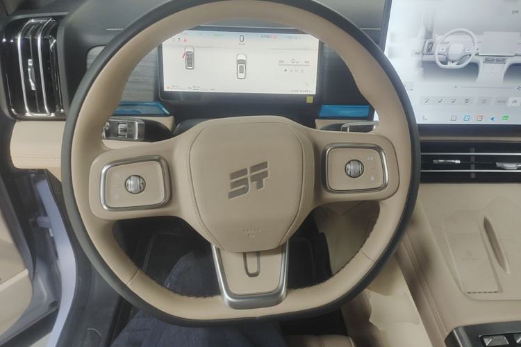 Used JETOUR Shanhai L7 Plus 2025 Model 220km Flagship 7-seater Steering Wheel