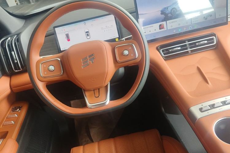 Used JETOUR Shanhai L7 Plus 2025 Model 121km Comfort 5-seater Steering Wheel