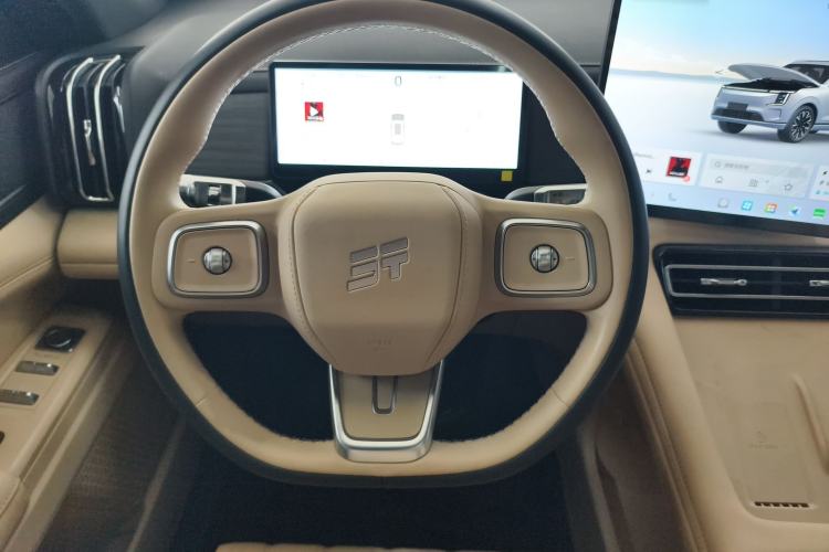 Used JETOUR Shanhai L7 Plus 2025 Model 220km Flagship 7-seater Steering Wheel