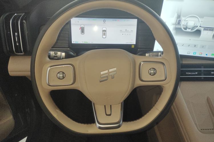 Used JETOUR Shanhai L7 Plus 2025 Model 220km Flagship 7-seater Steering Wheel