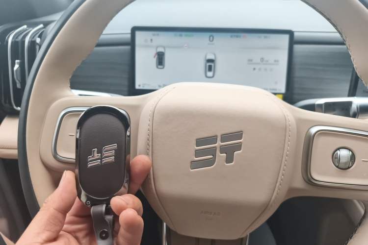 Used JETOUR Shanhai L7 Plus 2025 Model 220km Elite Edition, 7 Seats Vehicle Key