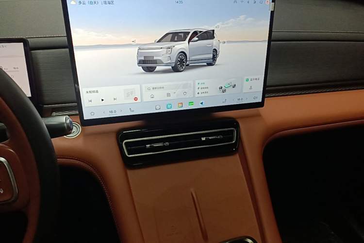 Used JETOUR Shanhai L7 Plus 2025 Model 220km Luxury Edition, 7 Seats Audio And AC Panel