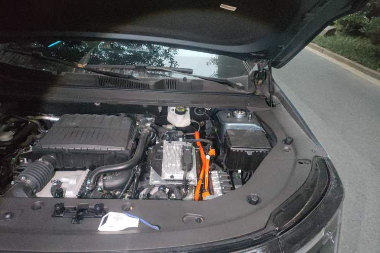 Used JETOUR Shanhai L7 Plus 2025 Model 220km Flagship 7-seater Engine Bay Left