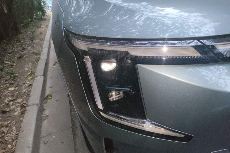 Used JETOUR Shanhai L7 Plus 2025 Model 220km Flagship 7-seater Right Front Headlight