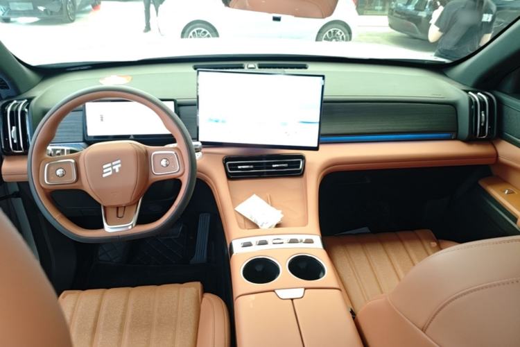 Used JETOUR Shanhai L7 Plus 2025 Model 220km Flagship 7-seater Center Console