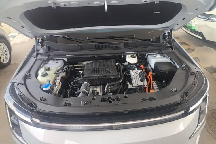 Used JETOUR Shanhai L7 Plus 2025 Model 220km Flagship 7-seater Engine Bay