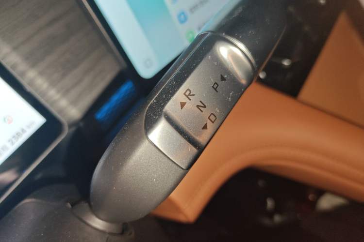 Used JETOUR Shanhai L7 Plus 2025 Model 220km Flagship 7-seater Gear Lever