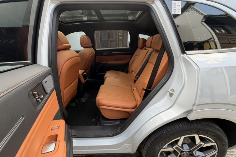 Used JETOUR Shanhai L7 Plus 2025 Model 220km Flagship 7-seater Interior 1