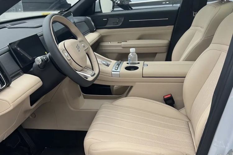 Used JETOUR Shanhai L7 Plus 2025 Model 220km Flagship 5-seater Interior 1