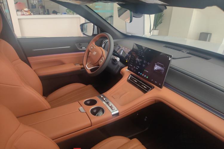 Used JETOUR Shanhai L7 Plus 2025 Model 121km Luxury 7-seater Interior 3