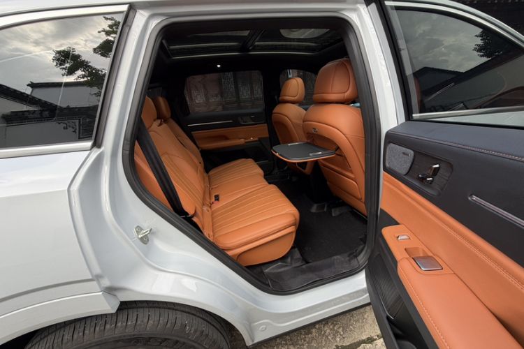 Used JETOUR Shanhai L7 Plus 2025 Model 220km Flagship 7-seater Interior 3