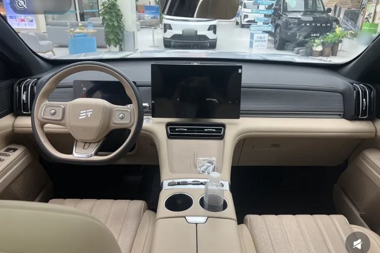 Used JETOUR Shanhai L7 Plus 2025 Model 220km Flagship 5-seater Interior 3