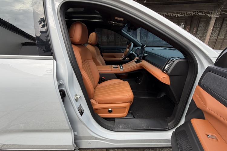 Used JETOUR Shanhai L7 Plus 2025 Model 220km Flagship 7-seater Interior 4