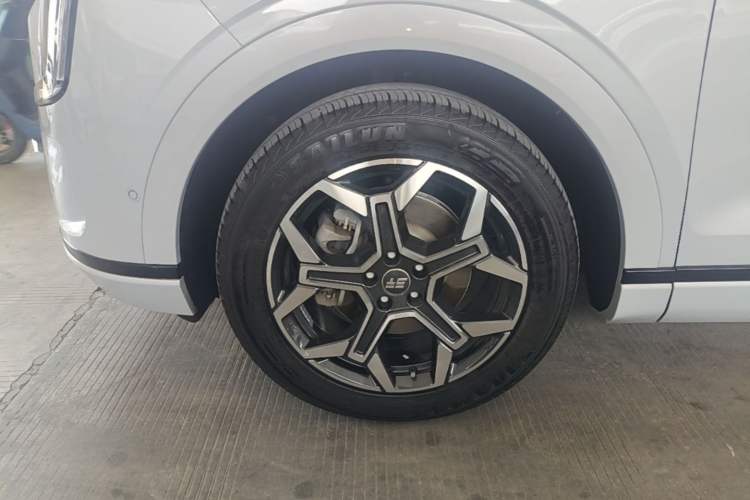 Used JETOUR Shanhai L7 Plus 2025 Model 220km Flagship 7-seater Left Front Wheel Hub