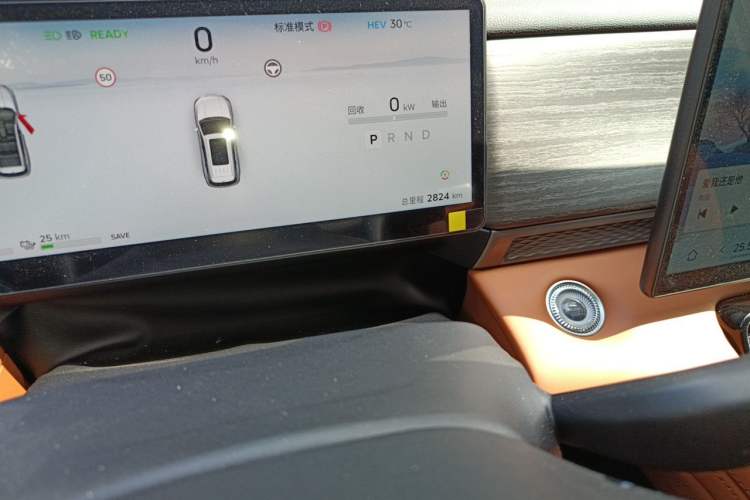 Used JETOUR Shanhai L7 Plus 2025 Model 121km Comfort 5-seater Odometer Close Up