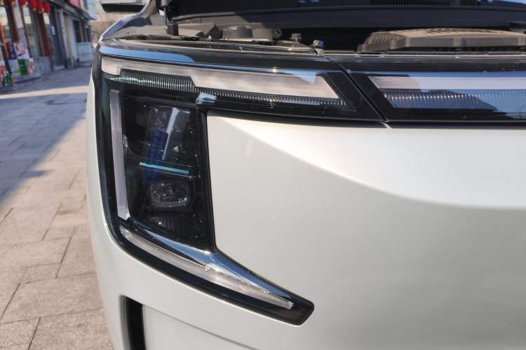 Used JETOUR Shanhai L7 Plus 2025 Model 121km Luxury 7-seater Right Front Headlight
