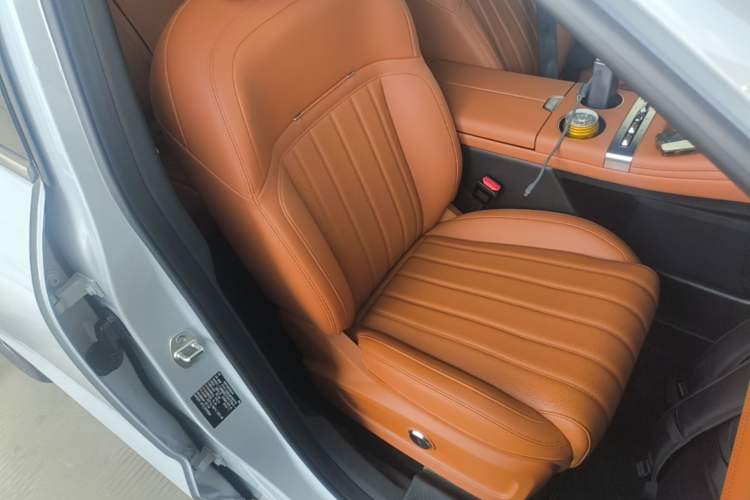 Used JETOUR Shanhai L7 Plus 2025 Model 220km Flagship 7-seater Right Front Seat