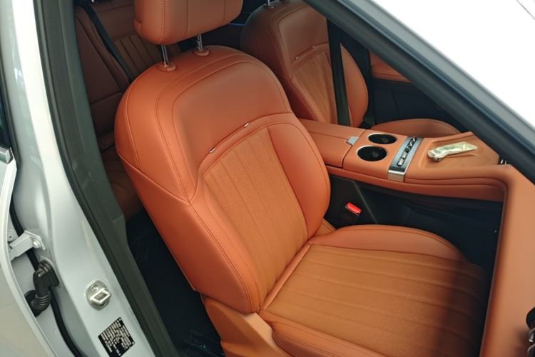 Used JETOUR Shanhai L7 Plus 2025 Model 220km Flagship 7-seater Right Front Seat