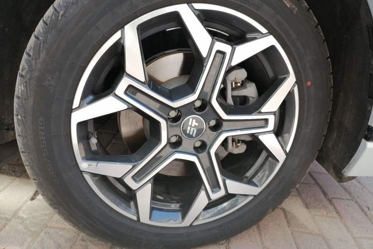 Used JETOUR Shanhai L7 Plus 2025 Model 220km Elite Edition, 5 Seats Right Front Wheel Hub