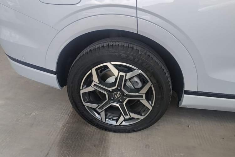 Used JETOUR Shanhai L7 Plus 2025 Model 220km Flagship 7-seater Right Rear Wheel Hub