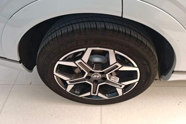 Used JETOUR Shanhai L7 Plus 2025 Model 220km Flagship 7-seater Right Rear Wheel Hub