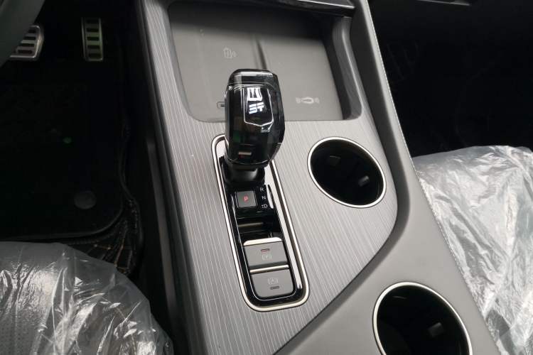 Used JETOUR Shanhai L9 2024 1.5TD 2DHT Pro 7-Seater Gear Lever