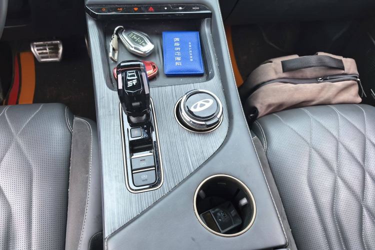 Used JETOUR Shanhai L9 2024 1.5TD 2DHT Pro 7-Seater Gear Lever