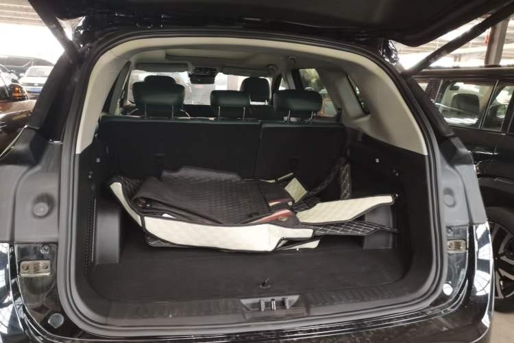 Used JETOUR Shanhai L9 2024 1.5TD 2DHT Max 5-Seater Trunk
