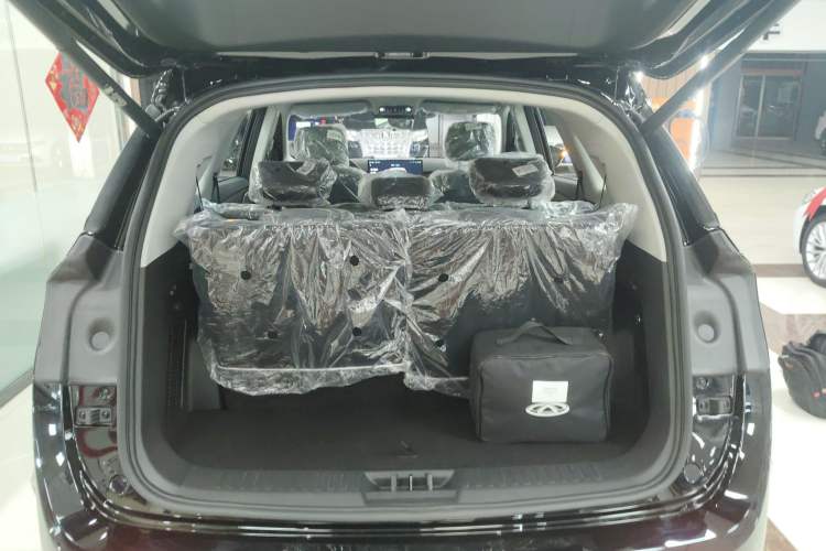 Used JETOUR Shanhai L9 2024 1.5TD 2DHT Pro 7-Seater Trunk