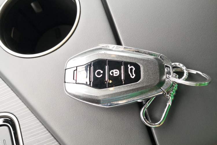 Used JETOUR Shanhai L9 2024 1.5TD 2DHT Pro 7-Seater Vehicle Key