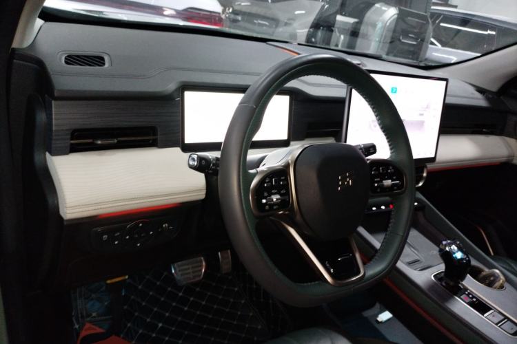 Used JETOUR Shanhai L9 2024 1.5TD 2DHT Max 7-Seater Center Console