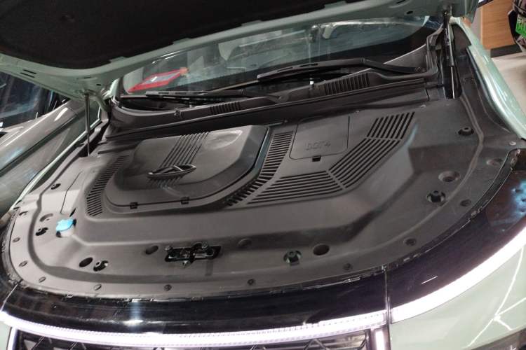 Used JETOUR Shanhai L9 2024 1.5TD 2DHT Max 7-Seater Engine Bay