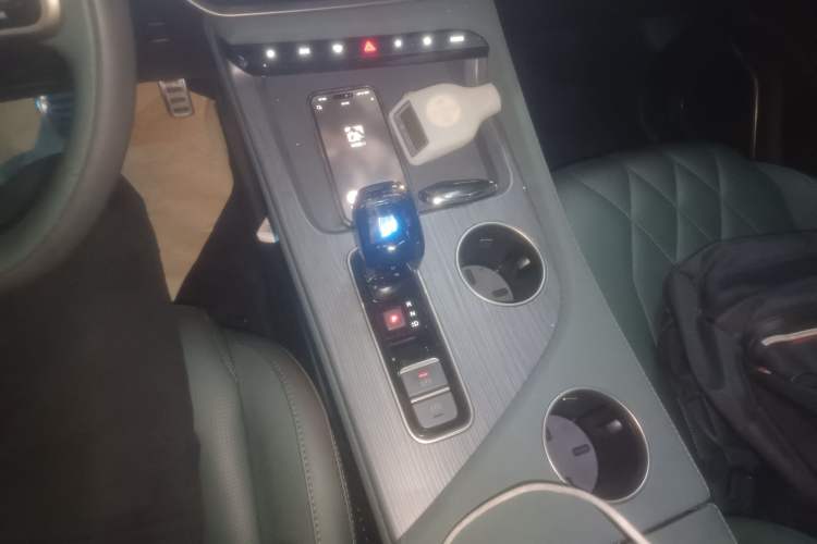 Used JETOUR Shanhai L9 2024 1.5TD 2DHT Max 7-Seater Gear Lever